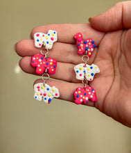 Load image into Gallery viewer, Frosted Animal Crackers