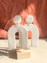 Load image into Gallery viewer, Arches -- Speckled White