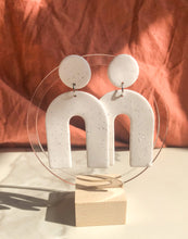 Load image into Gallery viewer, Arches -- Speckled White