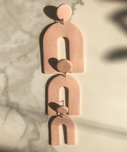 Load image into Gallery viewer, Arches -- Speckled Blush