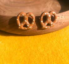 Load image into Gallery viewer, Pretzel Studs